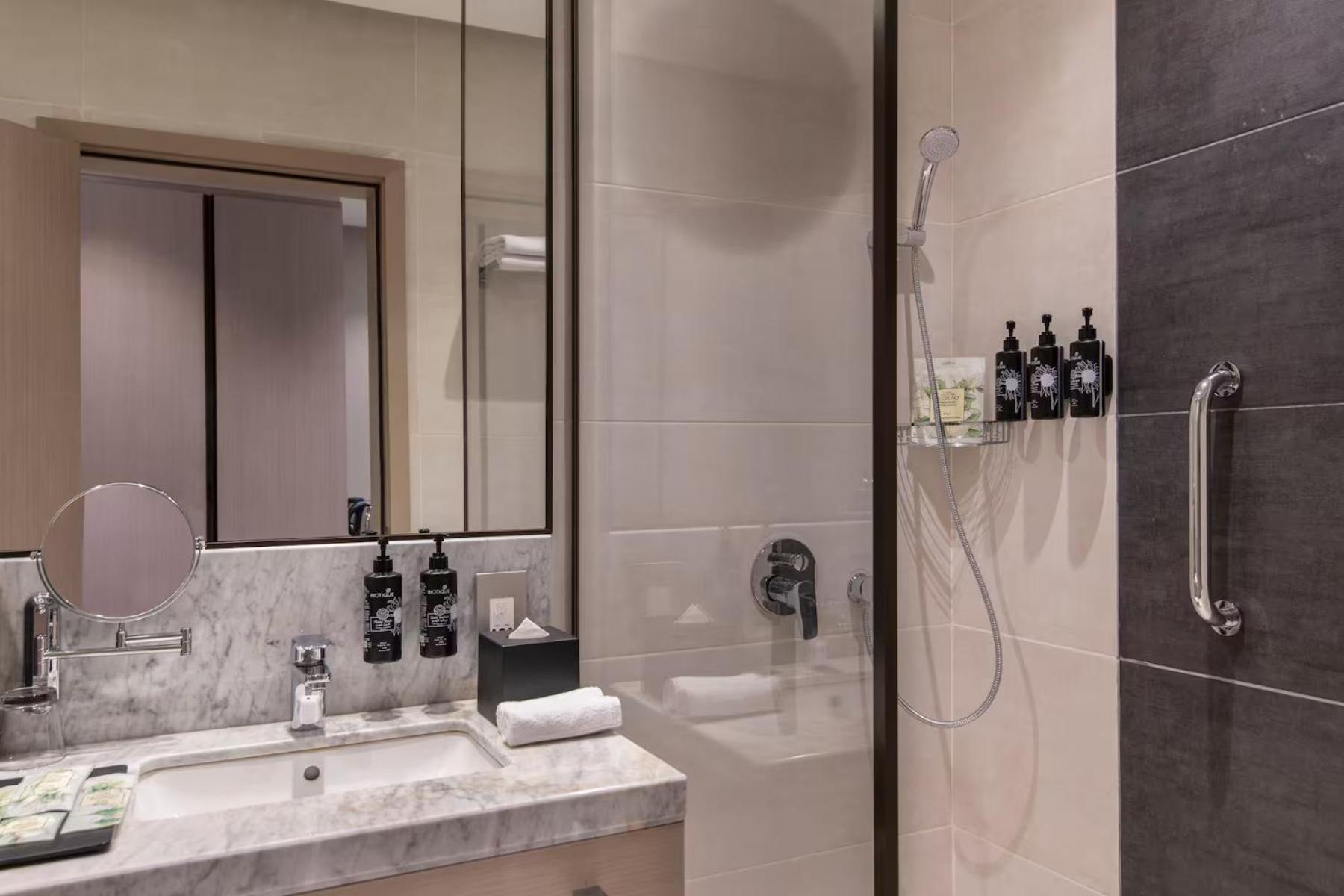 Ramada By Wyndham Riyadh King Fahd Road Экстерьер фото